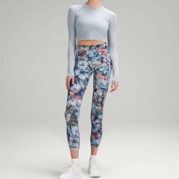 Lululemon Fast and Free High-Rise Tight 25" in Luminescent Floral Multi - Picture 1 of 10